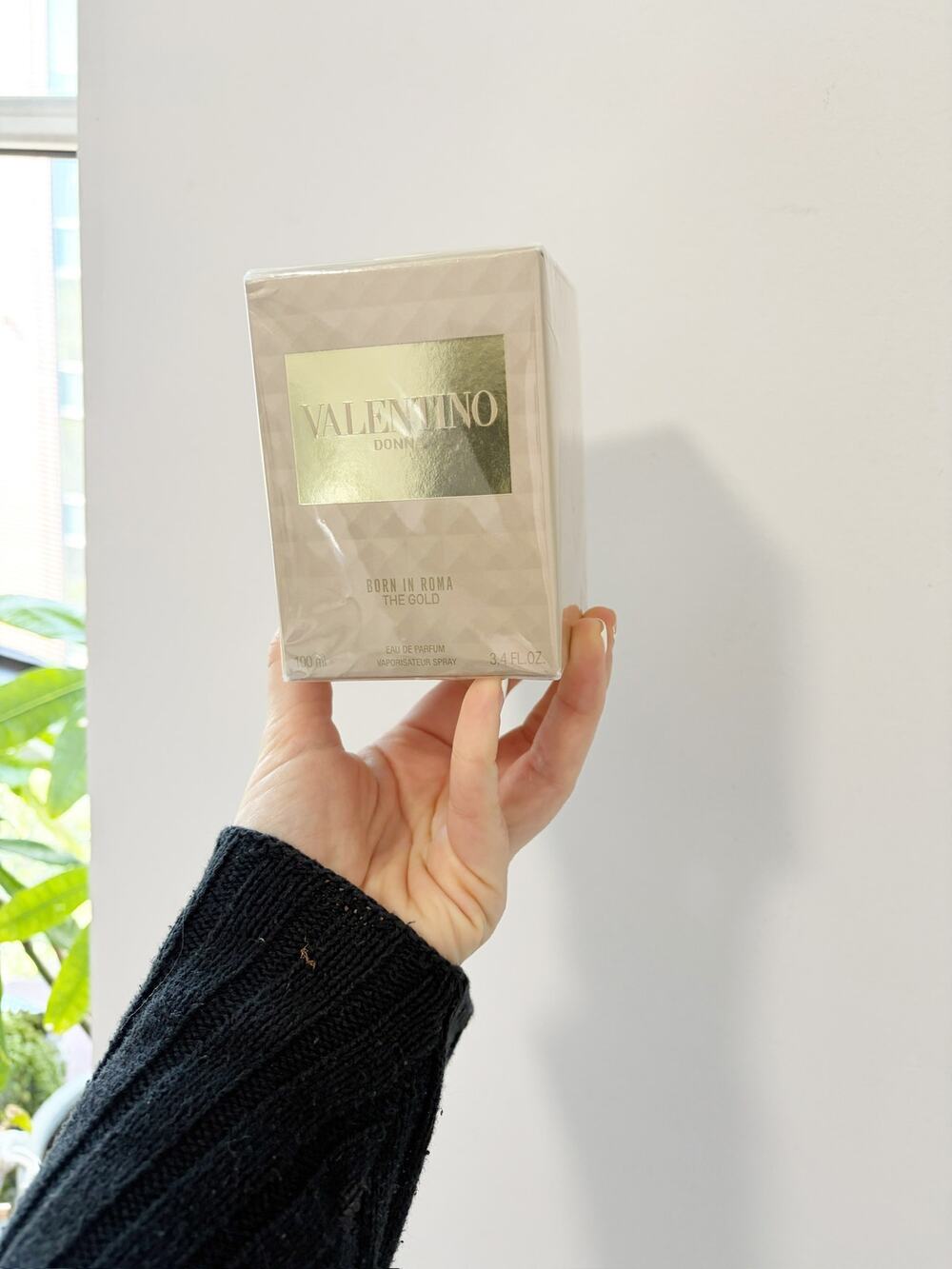 NEW Valentino Born in Roma the Gold Donna